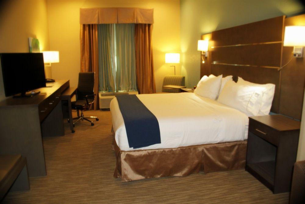 Holiday Inn Express And Suites Schulenburg By Ihg Exterior photo